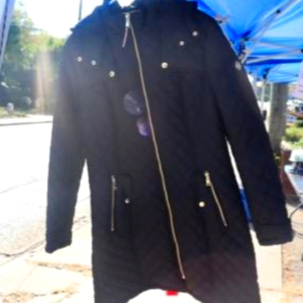Tommy Hilfiger coat w/ Hood